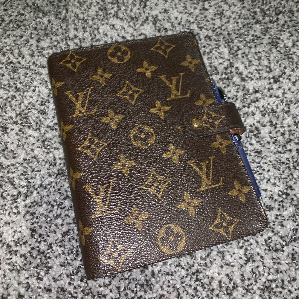 Louis Vuitton Monogram Medium Ring Agenda Cover